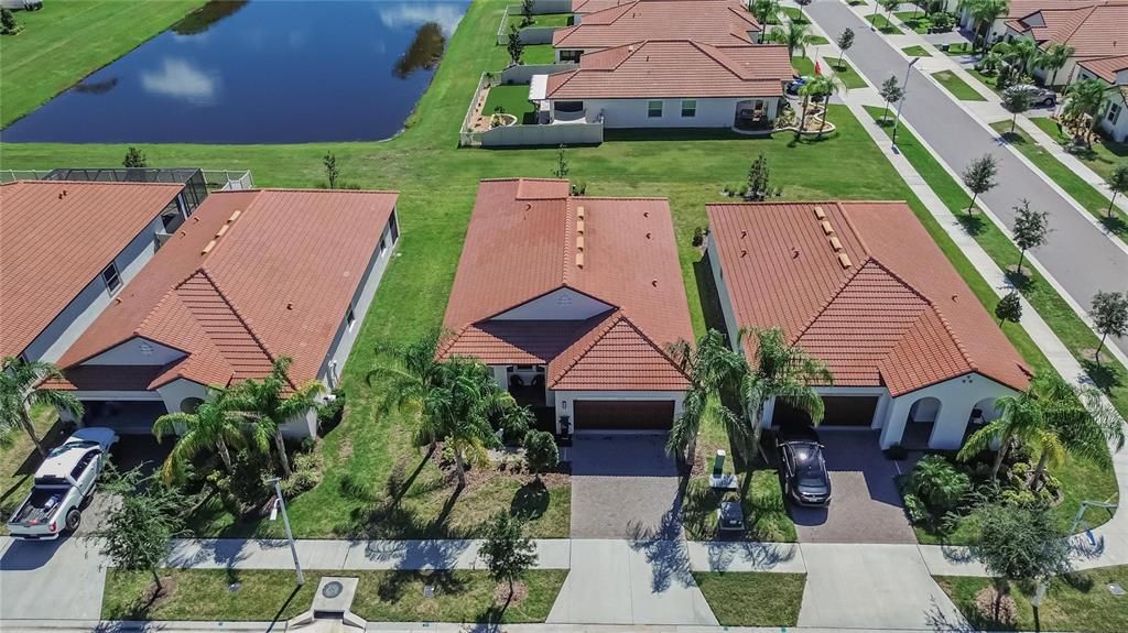 На продажу: $349,900 (2 спален, 2 ванн, 1783 Квадратных фут)