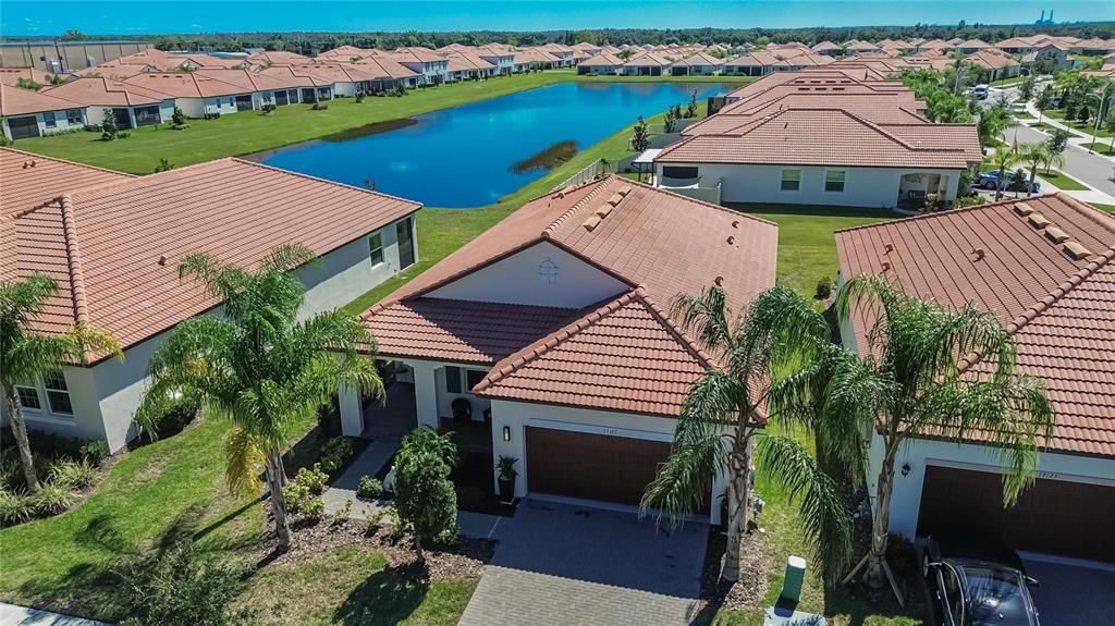 На продажу: $349,900 (2 спален, 2 ванн, 1783 Квадратных фут)