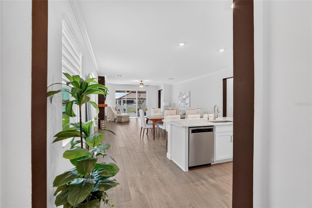 На продажу: $349,900 (2 спален, 2 ванн, 1783 Квадратных фут)