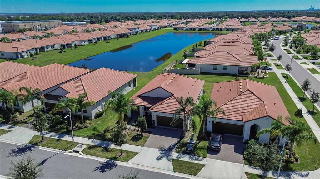 На продажу: $349,900 (2 спален, 2 ванн, 1783 Квадратных фут)