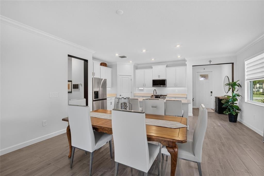 На продажу: $349,900 (2 спален, 2 ванн, 1783 Квадратных фут)