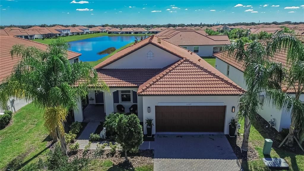На продажу: $349,900 (2 спален, 2 ванн, 1783 Квадратных фут)