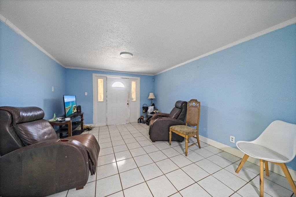 En Venta: $294,000 (4 camas, 2 baños, 1634 Pies cuadrados)
