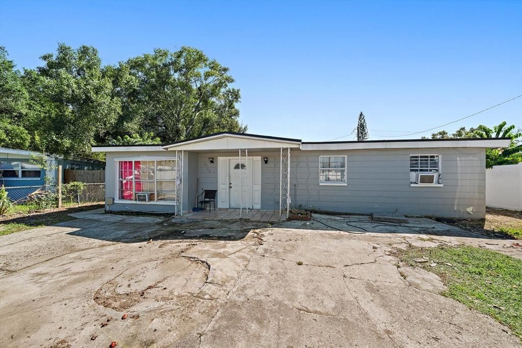 En Venta: $294,000 (4 camas, 2 baños, 1634 Pies cuadrados)