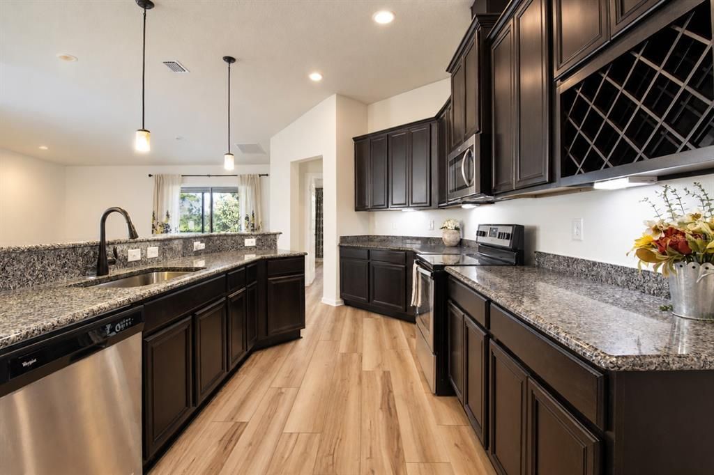 En Venta: $344,900 (3 camas, 2 baños, 1707 Pies cuadrados)