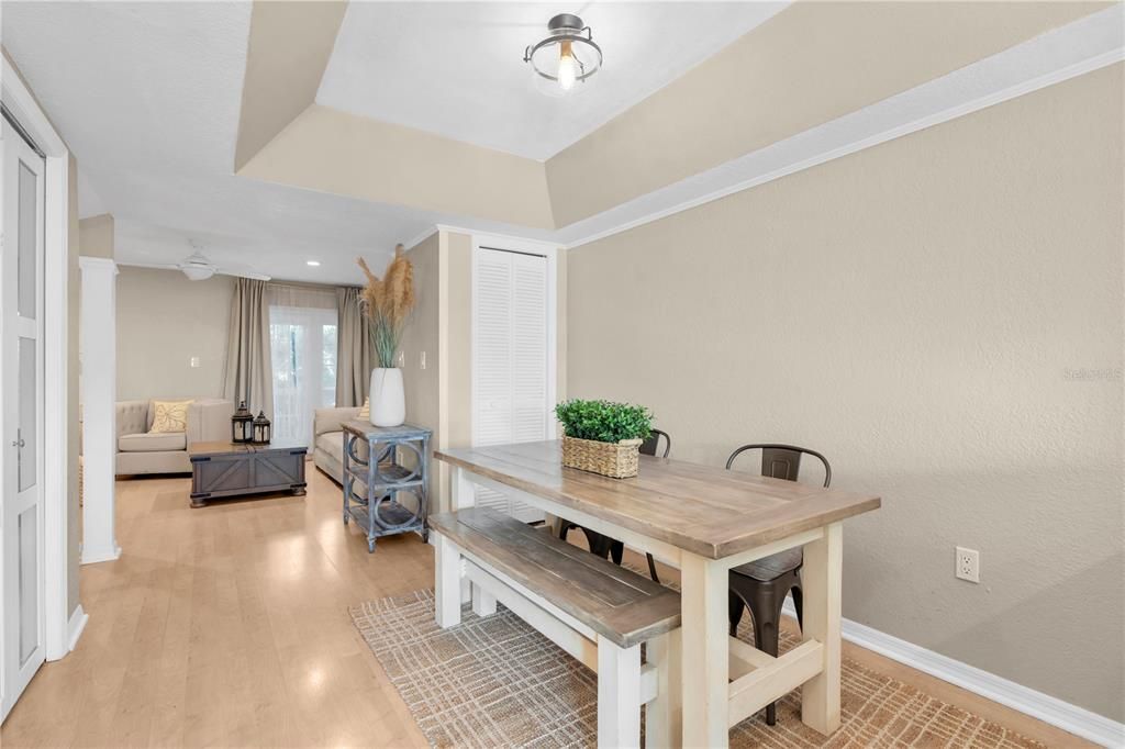 На продажу: $449,900 (2 спален, 2 ванн, 1472 Квадратных фут)