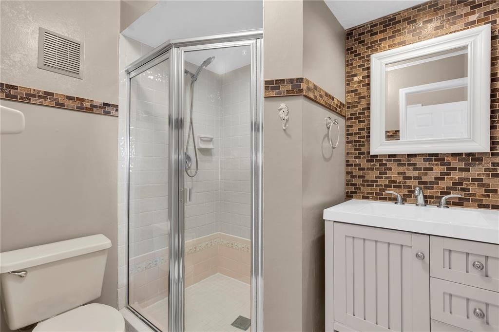 На продажу: $449,900 (2 спален, 2 ванн, 1472 Квадратных фут)