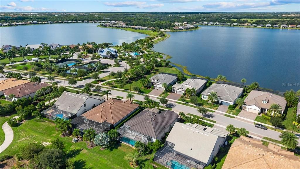 En Venta: $1,345,000 (3 camas, 3 baños, 2492 Pies cuadrados)