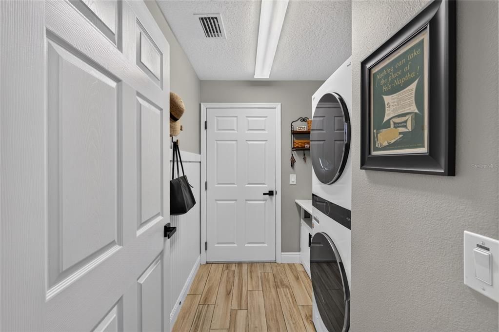 En Venta: $595,000 (3 camas, 3 baños, 2037 Pies cuadrados)