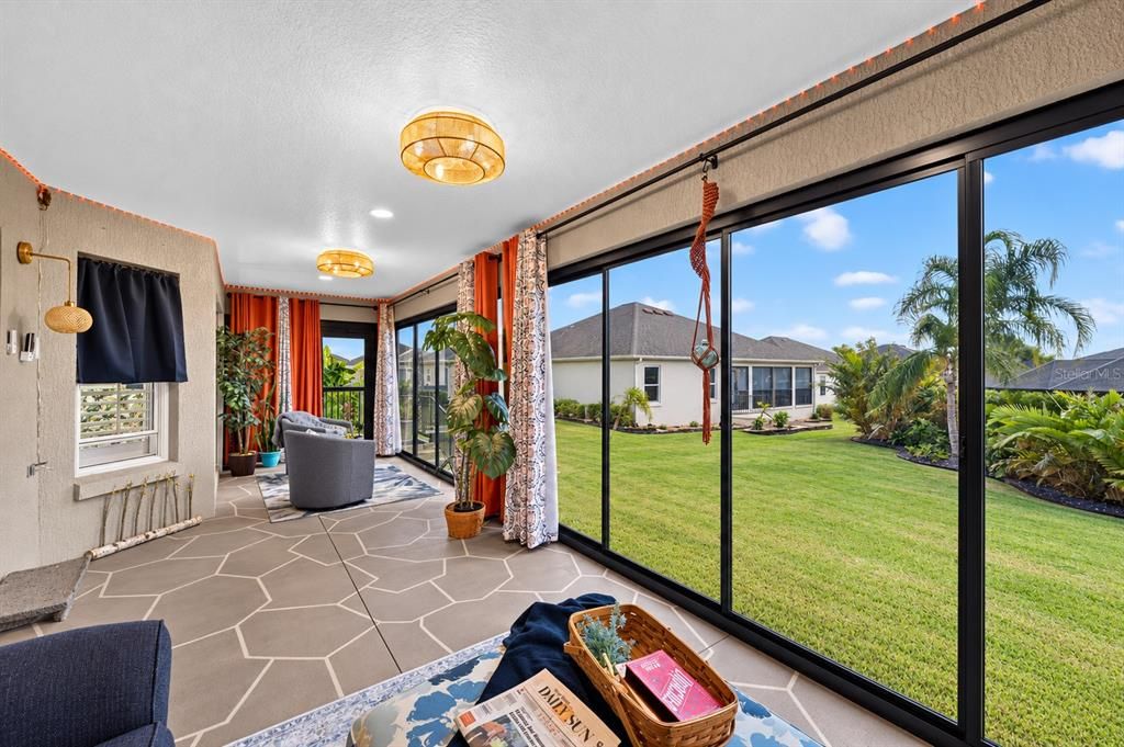 En Venta: $595,000 (3 camas, 3 baños, 2037 Pies cuadrados)