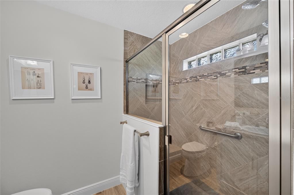 En Venta: $595,000 (3 camas, 3 baños, 2037 Pies cuadrados)