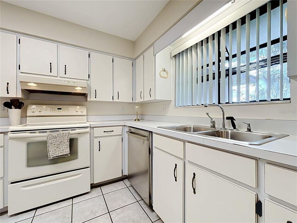 En Venta: $724,900 (3 camas, 2 baños, 2336 Pies cuadrados)