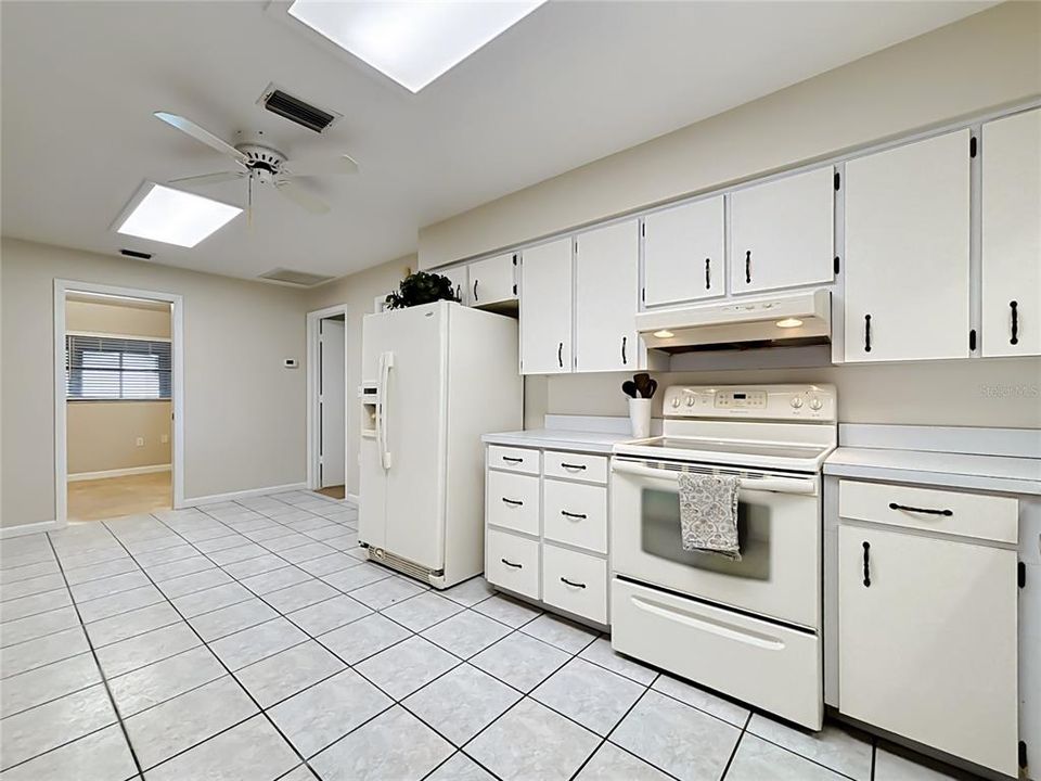 En Venta: $724,900 (3 camas, 2 baños, 2336 Pies cuadrados)