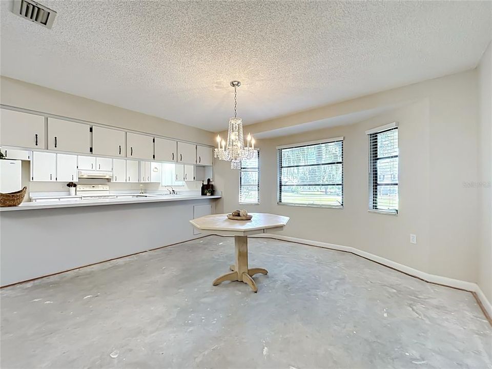 En Venta: $724,900 (3 camas, 2 baños, 2336 Pies cuadrados)