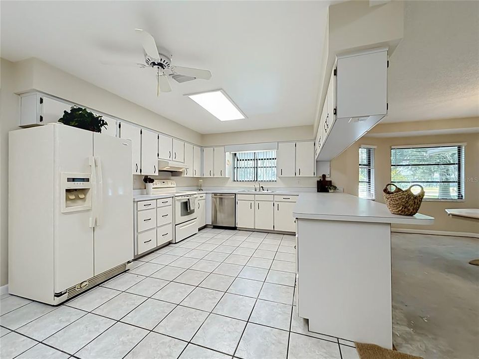En Venta: $724,900 (3 camas, 2 baños, 2336 Pies cuadrados)