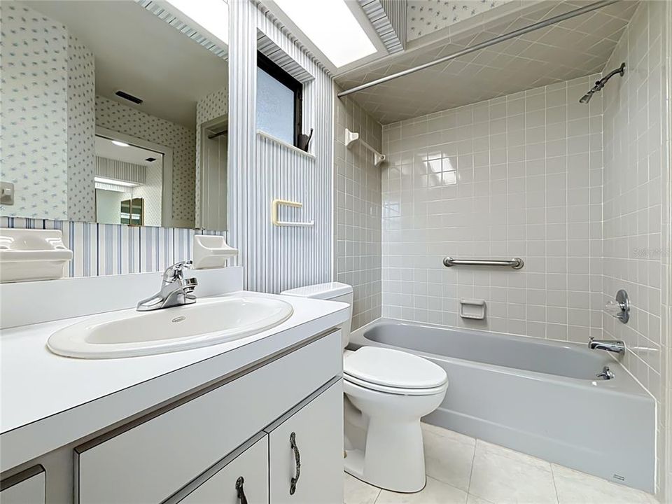 En Venta: $724,900 (3 camas, 2 baños, 2336 Pies cuadrados)