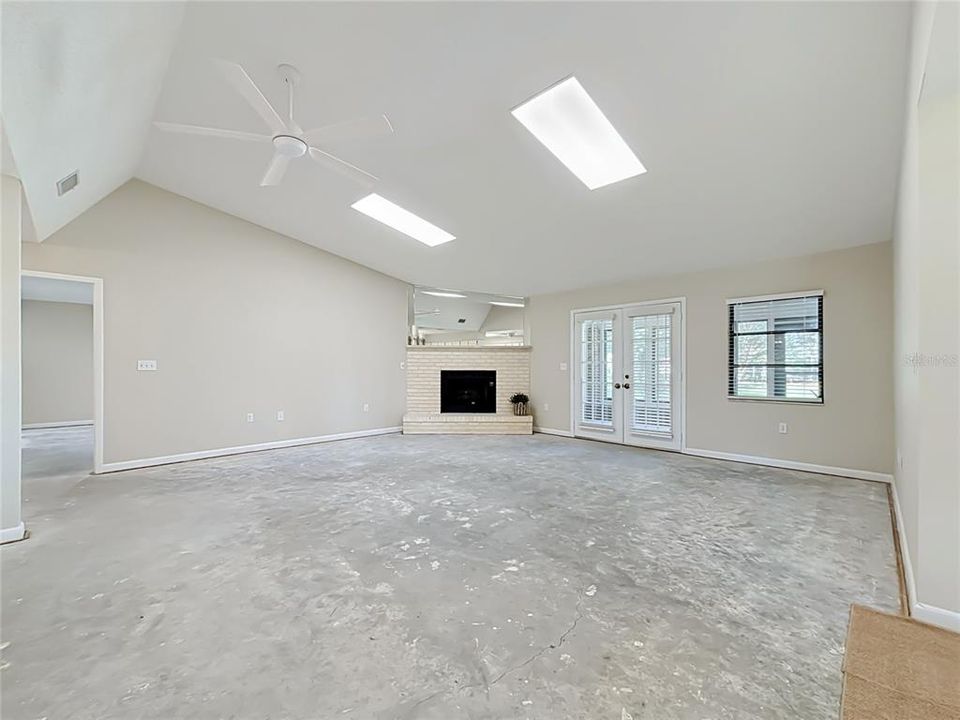 En Venta: $724,900 (3 camas, 2 baños, 2336 Pies cuadrados)