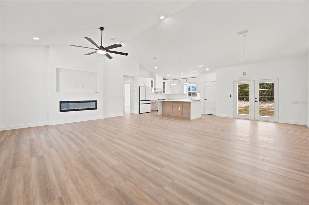 For Sale: $409,900 (3 beds, 2 baths, 1714 Square Feet)