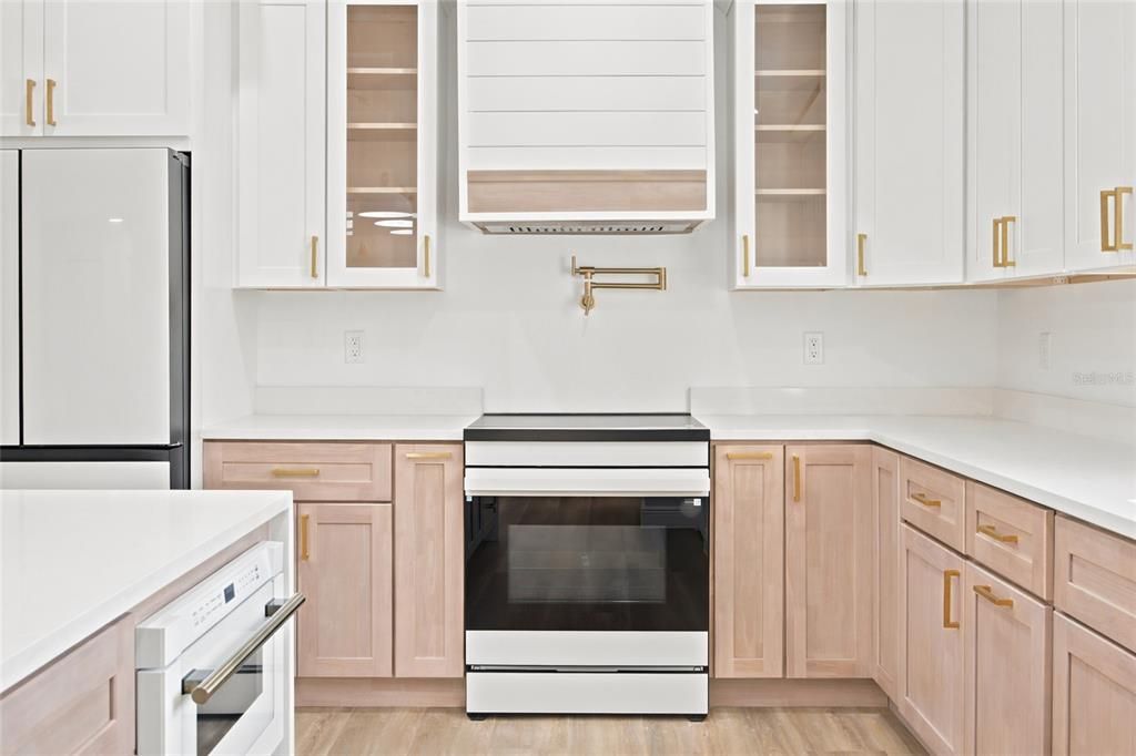 For Sale: $409,900 (3 beds, 2 baths, 1714 Square Feet)