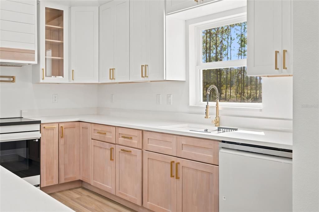 For Sale: $409,900 (3 beds, 2 baths, 1714 Square Feet)
