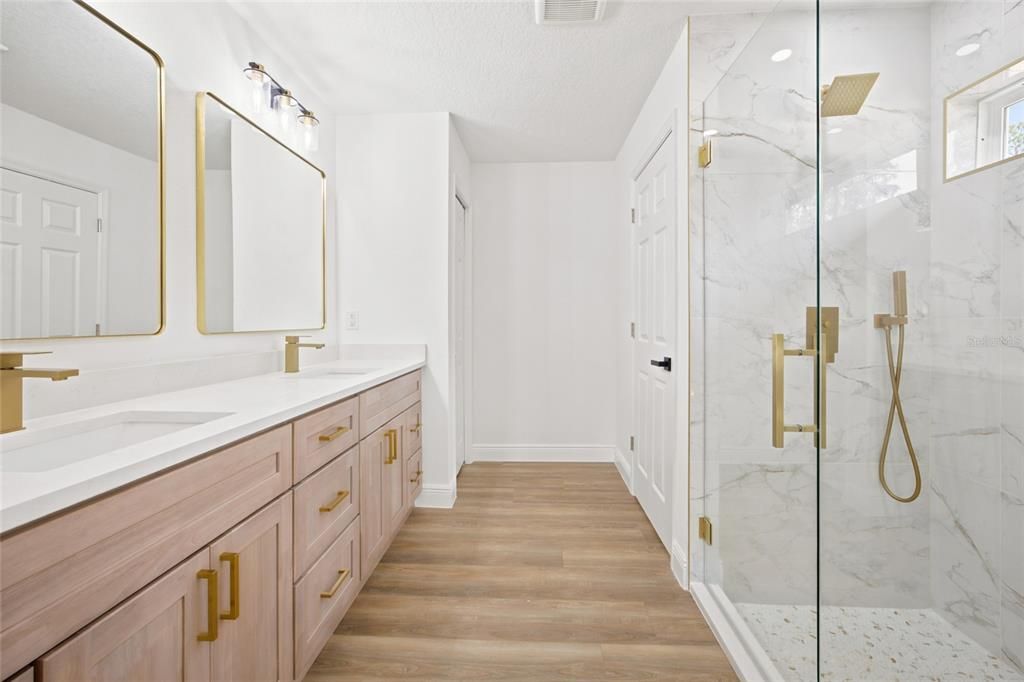 For Sale: $409,900 (3 beds, 2 baths, 1714 Square Feet)