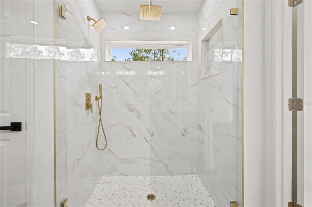 For Sale: $409,900 (3 beds, 2 baths, 1714 Square Feet)