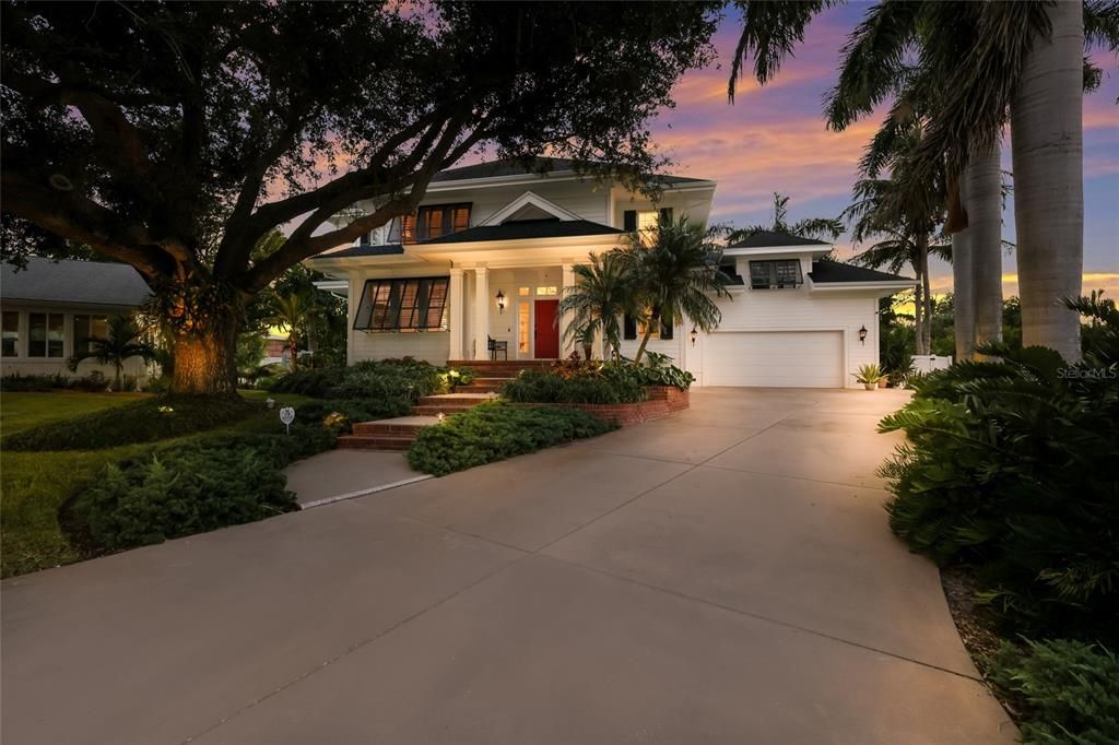 For Sale: $1,650,000 (4 beds, 3 baths, 3537 Square Feet)