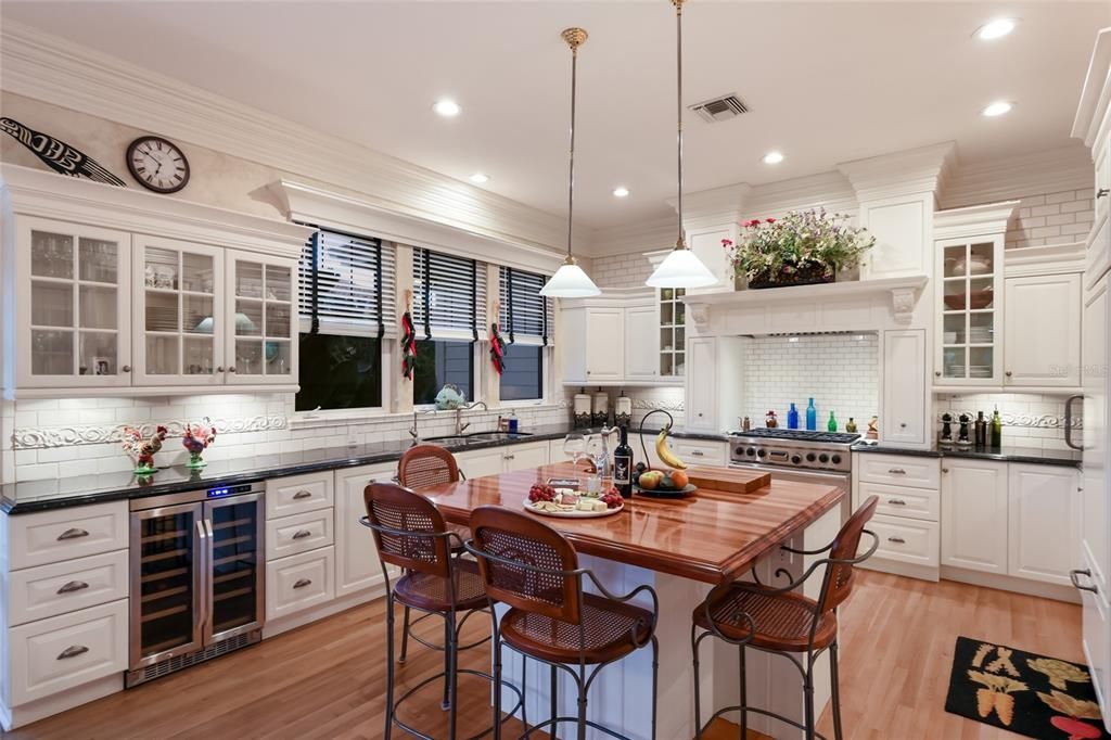 For Sale: $1,650,000 (4 beds, 3 baths, 3537 Square Feet)
