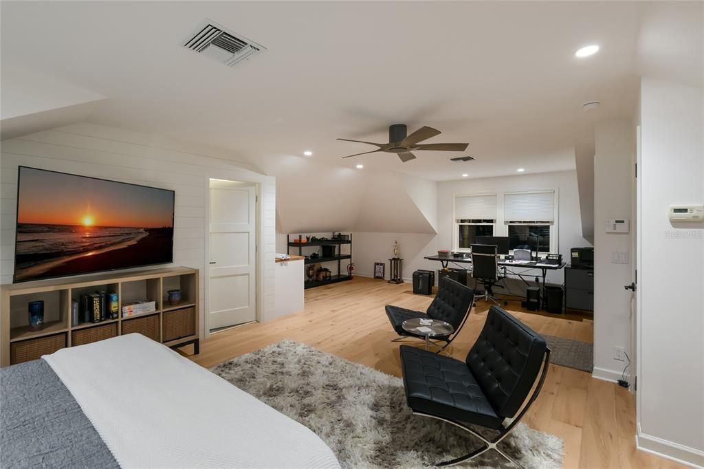 For Sale: $1,650,000 (4 beds, 3 baths, 3537 Square Feet)