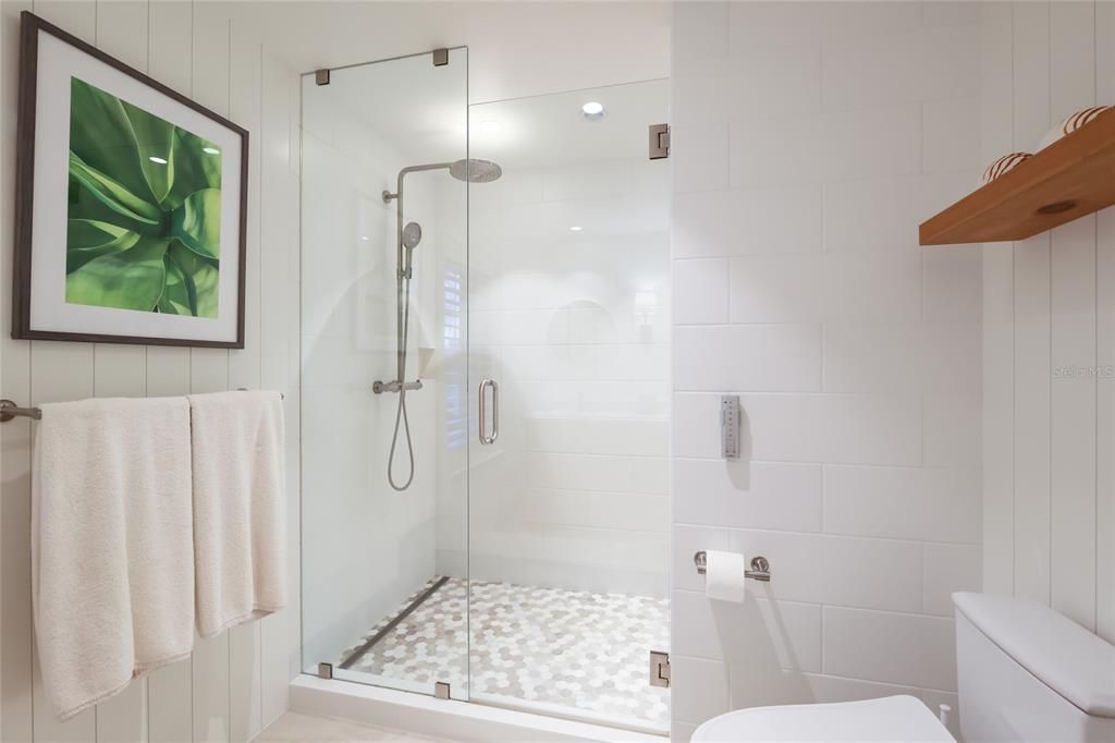 For Sale: $1,650,000 (4 beds, 3 baths, 3537 Square Feet)