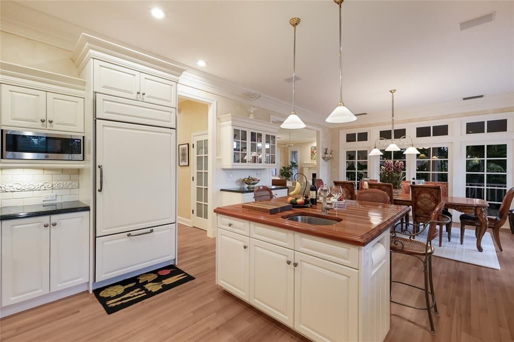 For Sale: $1,650,000 (4 beds, 3 baths, 3537 Square Feet)
