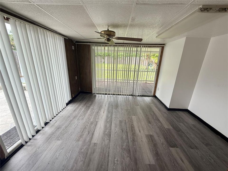 В аренду: $1,400 (2 спален, 1 ванн, 975 Квадратных фут)