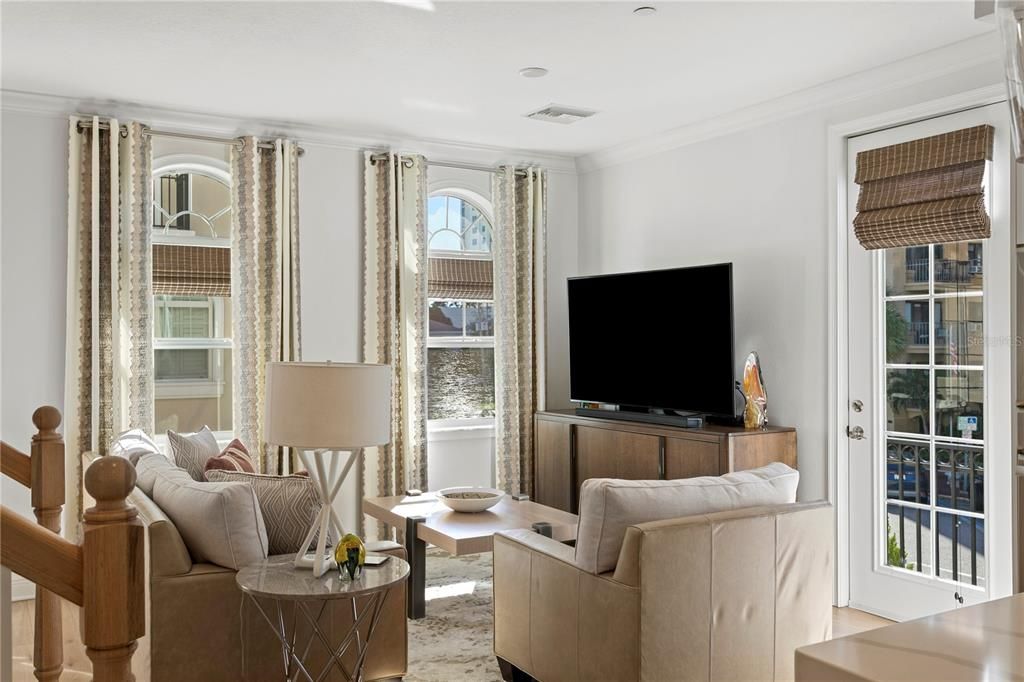 For Sale: $1,375,000 (3 beds, 3 baths, 2180 Square Feet)