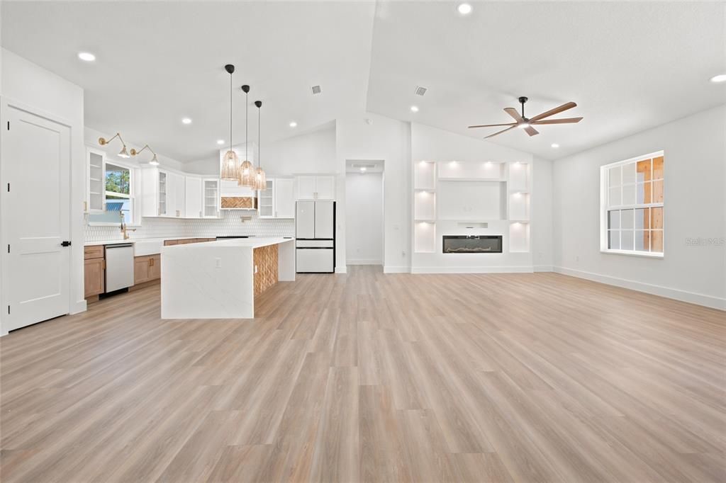 En Venta: $499,900 (4 camas, 2 baños, 2073 Pies cuadrados)