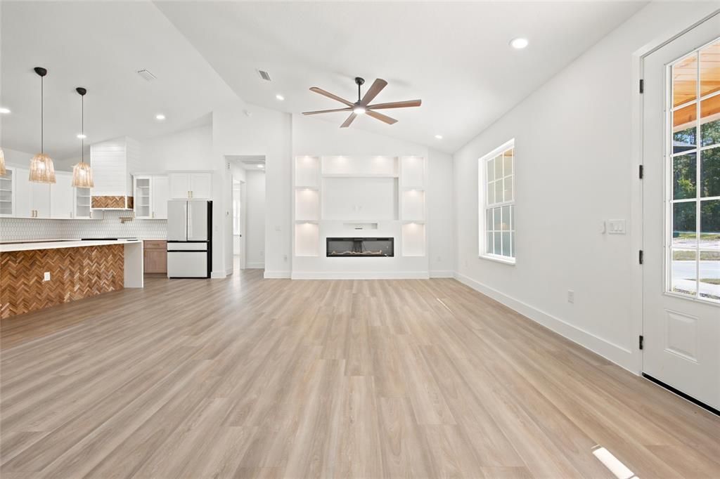 En Venta: $499,900 (4 camas, 2 baños, 2073 Pies cuadrados)