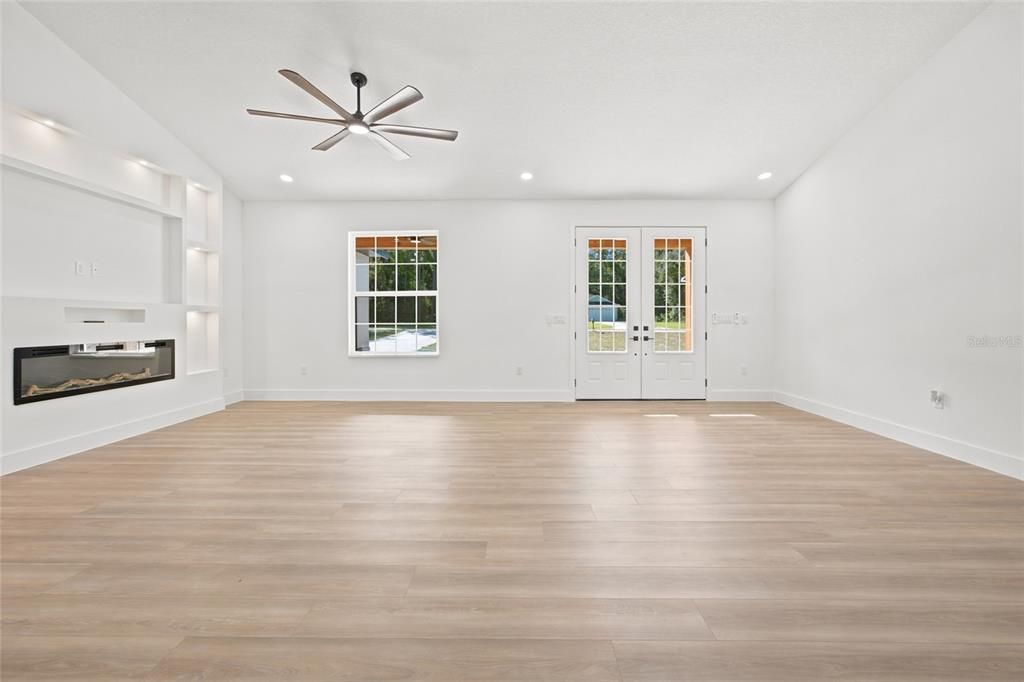 En Venta: $499,900 (4 camas, 2 baños, 2073 Pies cuadrados)