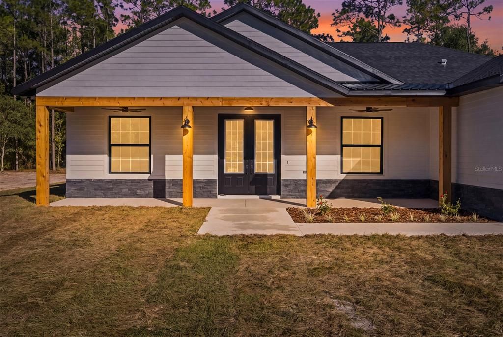 En Venta: $499,900 (4 camas, 2 baños, 2073 Pies cuadrados)