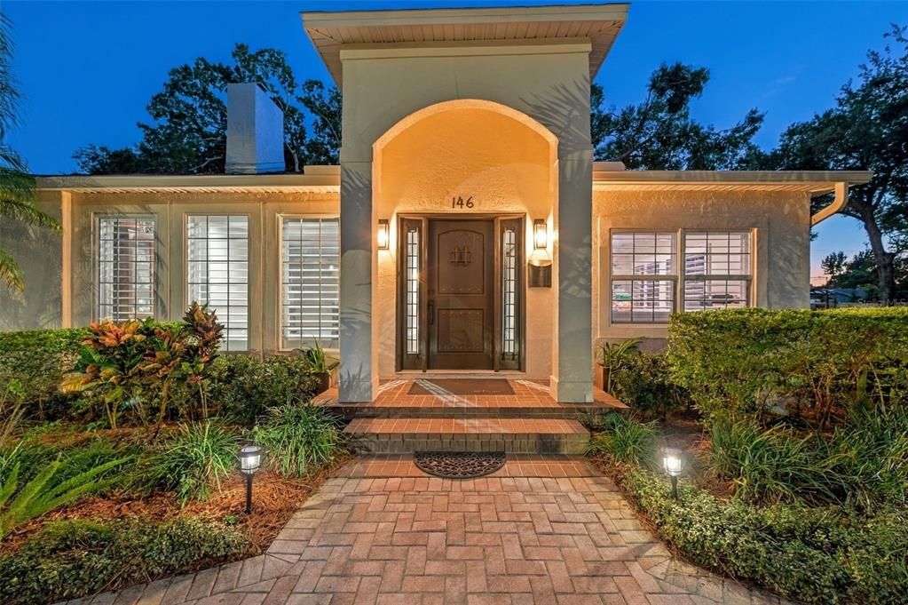 En Venta: $949,900 (3 camas, 3 baños, 2484 Pies cuadrados)