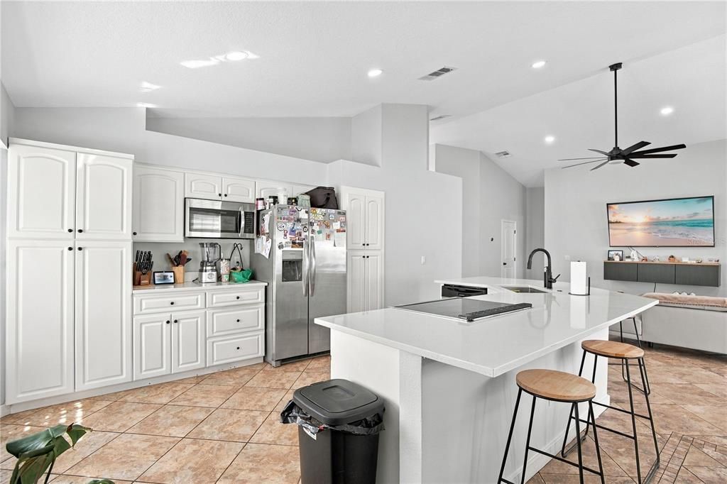 En Venta: $385,000 (3 camas, 2 baños, 1640 Pies cuadrados)