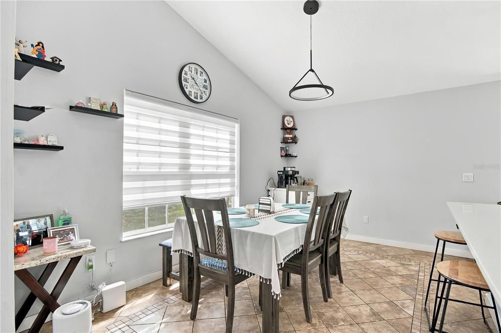 En Venta: $385,000 (3 camas, 2 baños, 1640 Pies cuadrados)