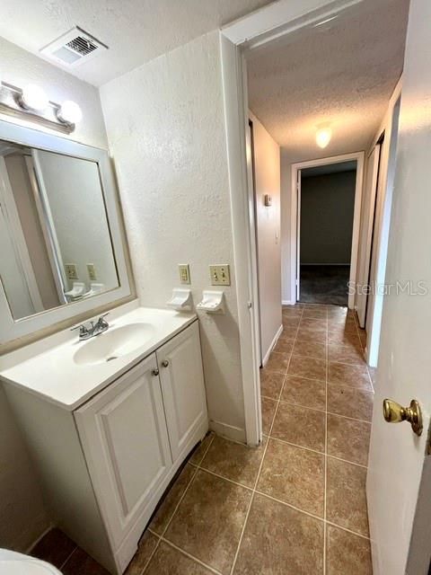 En Venta: $99,900 (2 camas, 1 baños, 896 Pies cuadrados)
