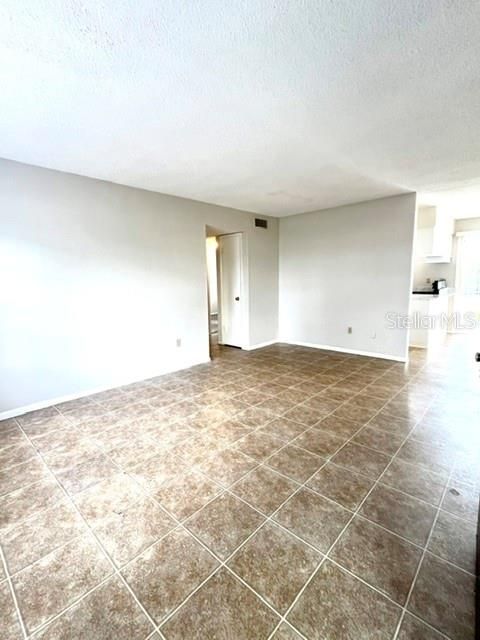 En Venta: $99,900 (2 camas, 1 baños, 896 Pies cuadrados)