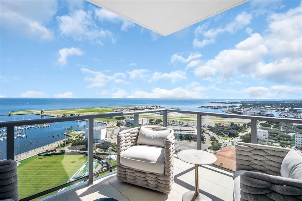 For Sale: $2,390,000 (2 beds, 3 baths, 2172 Square Feet)