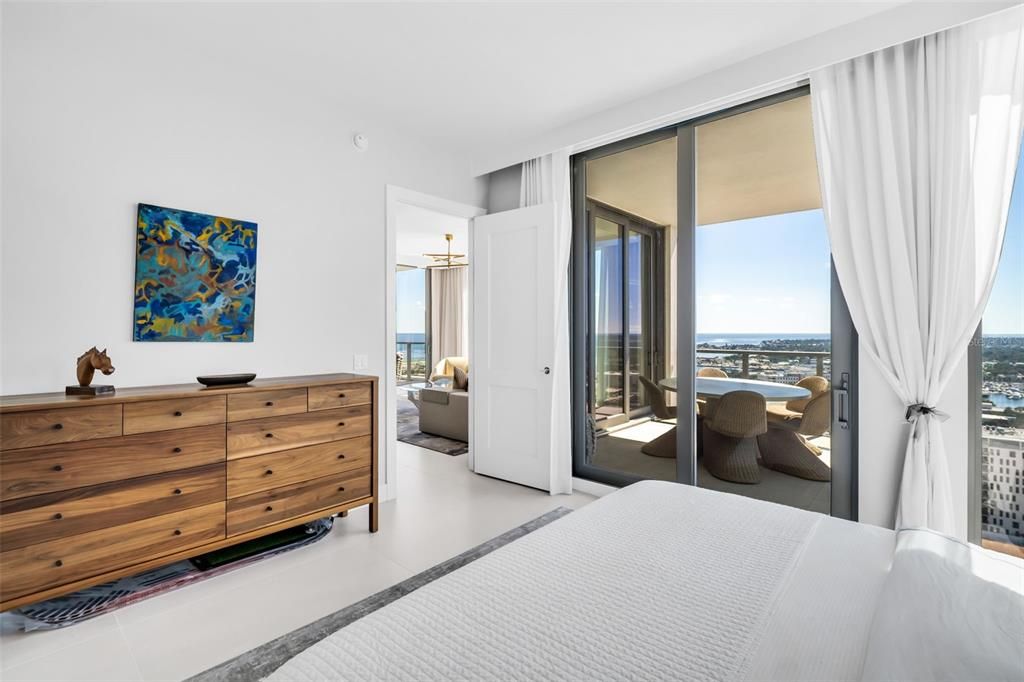 For Sale: $2,390,000 (2 beds, 3 baths, 2172 Square Feet)