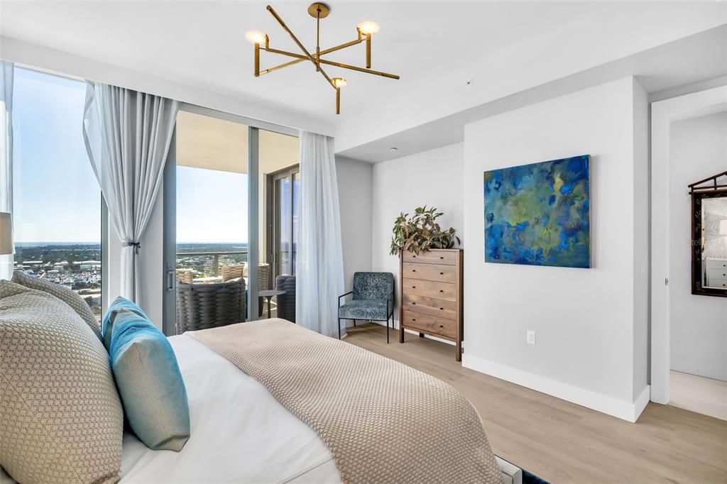 For Sale: $2,390,000 (2 beds, 3 baths, 2172 Square Feet)