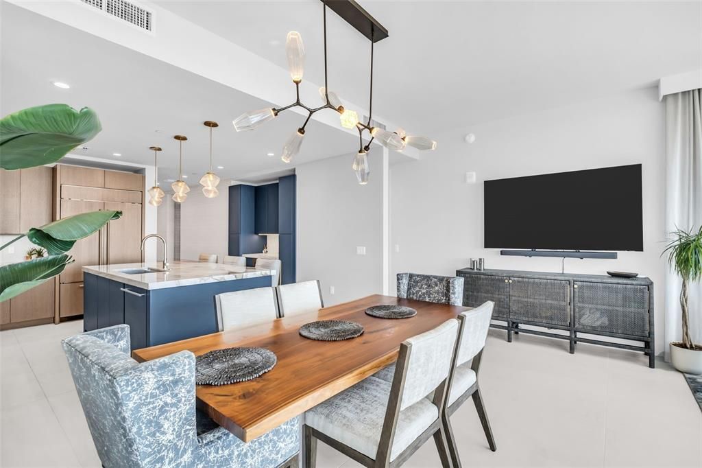 For Sale: $2,390,000 (2 beds, 3 baths, 2172 Square Feet)