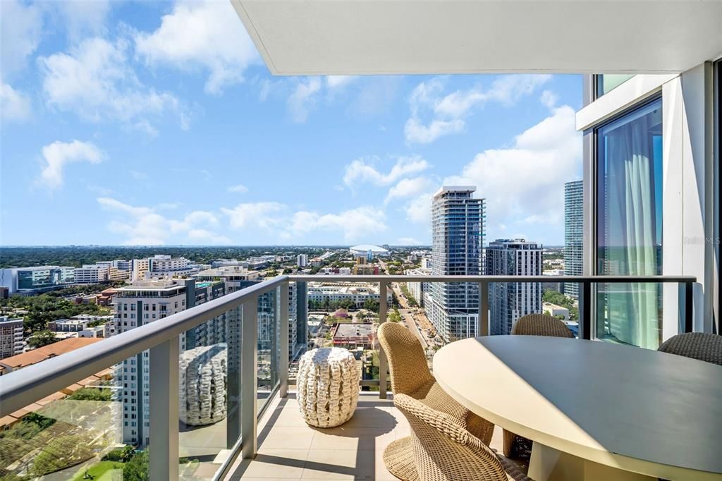 For Sale: $2,390,000 (2 beds, 3 baths, 2172 Square Feet)