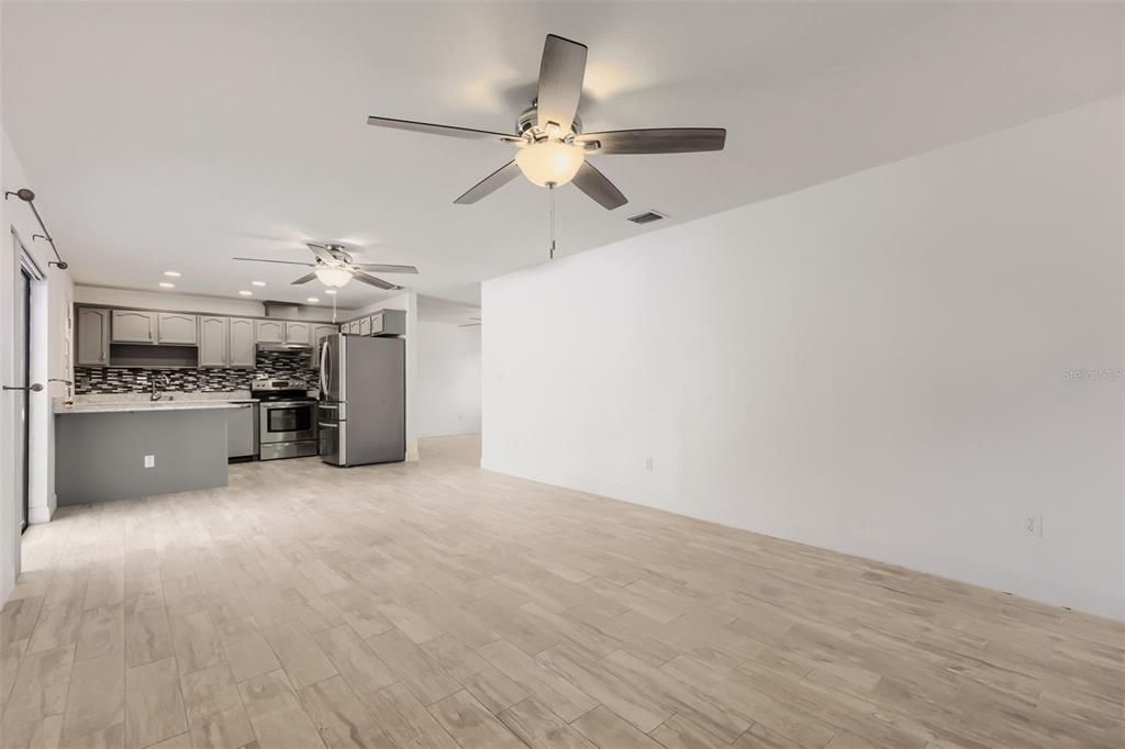 En Venta: $450,000 (3 camas, 2 baños, 1297 Pies cuadrados)