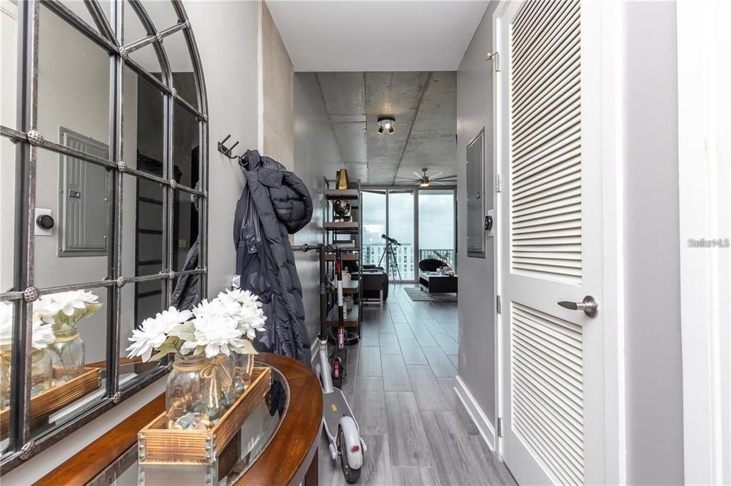 For Sale: $429,990 (1 beds, 1 baths, 772 Square Feet)