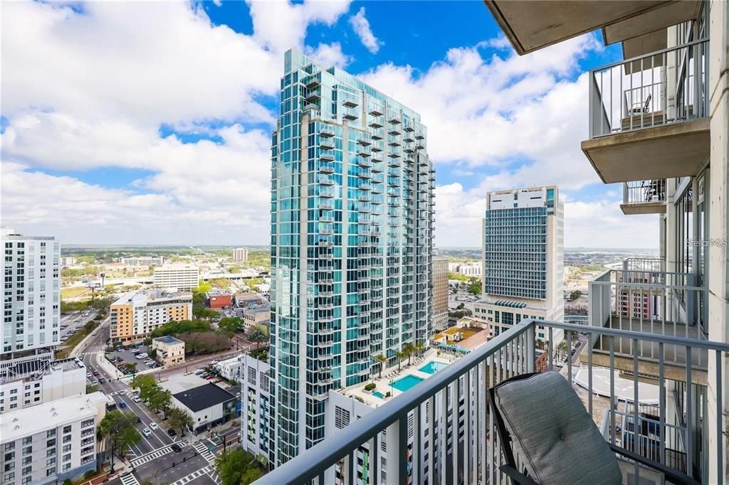 For Sale: $429,990 (1 beds, 1 baths, 772 Square Feet)